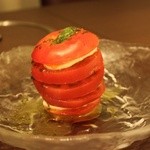 SHAVU SHAVU - 品切れゴメンのまるごとトマトのカプレーゼ。絶品です。