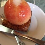 手作りケーキの店　タルト - 丸ごと桃のタルト