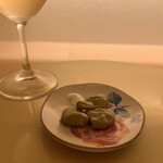 小料理 つむぎ - そら豆の蒸し焼き