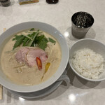 東京オリーブNOODLE - 醤油クリームラーメン+半ライス　R5.6.7