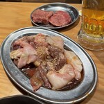 Wagyu U Yakiniku Jukusei O Otoro Gyuutan Kokusan Gyuu Horumon Date No Kura - 