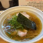 大阪麺哲 - 透明感あるスープ