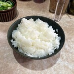 横濱ラーメン あさが家 - 平日ランチタイムの無料ライス。