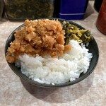 横濱ラーメン あさが家 - ライスのお供も充実。マヨもあります。