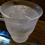 ビーフシチューとハンバーグステーキのお店 BUN吉 - 水は氷入りで冷たい