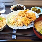 ばぁばのお昼ごはん - 鶏ももからあげ定食(あさりご飯)