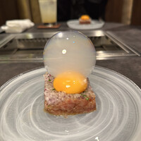 東京焼肉いのうえ 銀座店 - 瞬間燻製ユッケ