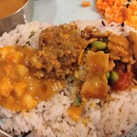 Time is Curry - 3種カレープレート（1150円）
