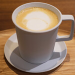 GINZA CAFE - ケーキセット 1600円 のカフェラテ