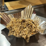 鉄板焼もぐら - 牛スジガーリックライス 880円