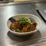 鉄板焼もぐら - 牛スジどて煮 750円