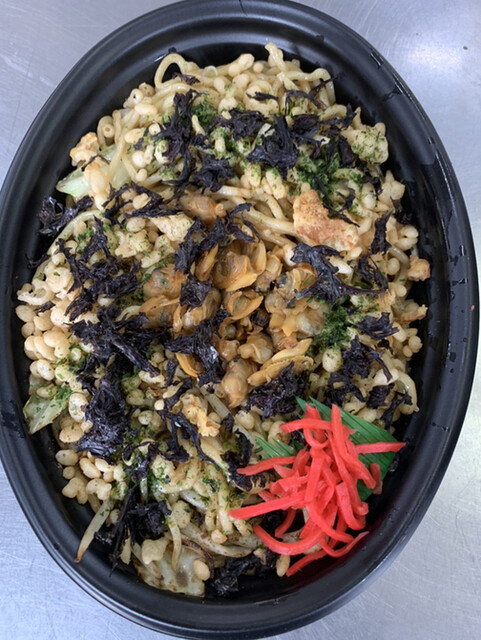 もぐもぐ黒獅子亭&おにぎりのひらきや店 - 長井（焼きそば）の写真