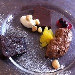 ビストロ デ シュナパン - チョコ尽くしデザート（チョコムース、ガトーショコラ、ショコラテリーヌ）