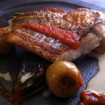 ビストロ デ シュナパン - こんがりイトヨリのポワレはしっかり肉厚でふっくら