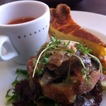 ビストロ デ シュナパン - 鰹タルタルはねっとり濃厚な旨み