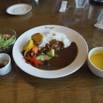 THE KITCHEN K’s Garden - 焼野菜のオニオンカレー（サラダ・スープ・デザート付）1200円