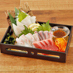 Toyosu fresh fish market platter (1 portion)