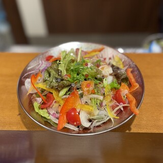 Enjoy salads made with seasonal organic vegetables and carefully selected Seafood.