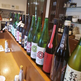 A full lineup of sake, shochu, whiskey, and sours