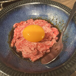 神保焼肉料理店 - 和牛ざぶとんのユッケ