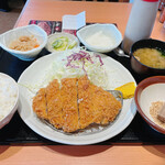 とんかつや漫遊亭 - 自慢ロースカツ定食