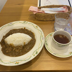 Cafe Asunaro - 豚カレー880円　スープ付
