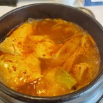 テジュン食堂 - グツグツ煮える豆腐