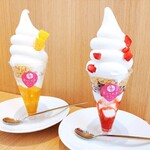 食のつむぎカフェ UMENOHANA エビスタ西宮店 - 
            豆乳ソフトパフェ（マンゴー＆オレンジパフェ、ミックスベリーパフェ）