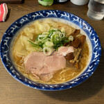 室蘭ラーメン 雷文 - ワンタン麺（1,100円）＋中盛（100円）