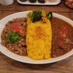 レインボウスパイス - 限定カリー+チキンマサラ(ライス大盛(無料)・税込1,220円)