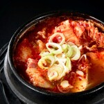 Kogi Uxonsha - 豚肉入りキムチチゲスープ