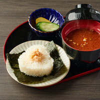 おにぎり 1個（鮭）~味噌汁付き~