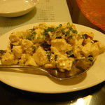 江浙氵戸 - 皮蛋拌豆腐　ピータンと豆腐の和え物
