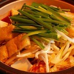 赤から - 赤から鍋（ニラ、もやし、油揚、豆腐、もつ、豚バラ、つくね）