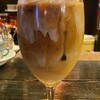 Kafe Doyoshiyuki - アイス・オーレー(税込600円)
                森永牛乳で割って出され、円やかな飲み口でした
                オールドビーンズを楽しむならやっぱりホット珈琲でしょうね