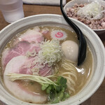 麺屋NOROMA - 特選鶏そば1220円