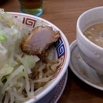 太一商店 - つけ麺（ひやもり麺）
背油多め、野菜大盛りでいただきました。