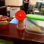 盛岡じゃじゃ麺 あきを。 - 煎り胡麻＆ガリ