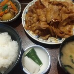 辰金 - 豚バラ焼き肉定食