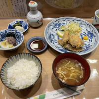 新宿割烹 中嶋 - フライ定食 ¥990＋刺身(ハーフ) ¥440