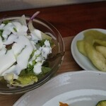 キッチン ブルー グローブ - サラダ、お新香のアップ