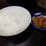 らあ麺と餃子の店 たか和 - ライス（並）160円ザーサイ付き
