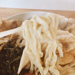 麺屋　たか - 平打ちの太麺はモッチモチでバリウマです。