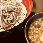 鴨門 - 浮かぶ天かす。