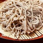 鴨門 - 弾力あるおそば。