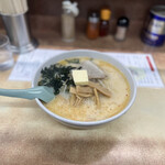 味の札幌 大西 - 味噌牛乳ラーメン(バター入り) 980円