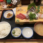 Izumiya - 刺身定食