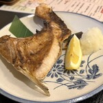 魚と旬の料理 まる - 焼魚　カマ