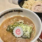 アンダーグラウンド ラーメン 頑者 - 