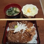 Yamashita Shokudou - 牛重と、みそ汁&サラダ